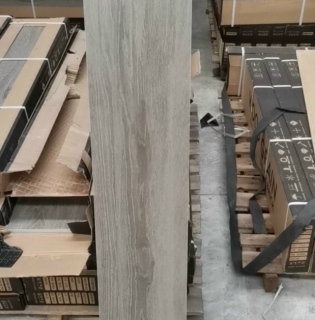 Gạch Lát Nền Giả Gỗ 20x100 Đồng Chất Giá Rẻ Tại Q8