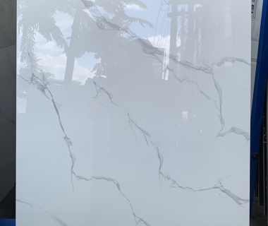 Tham khảo mẫu gạch lát nền 60x60 màu trắng vân mây đẹp, giá rẻ