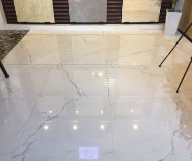 NƠI CHUYÊN CUNG CẤP GẠCH LÁT NỀN 80X80 BÓNG KIẾNG MÀU TRẮNG CHẤT LƯỢNG